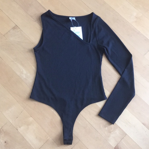 asos one shoulder one arm black ribbed bodysuit - Picture 2 of 16